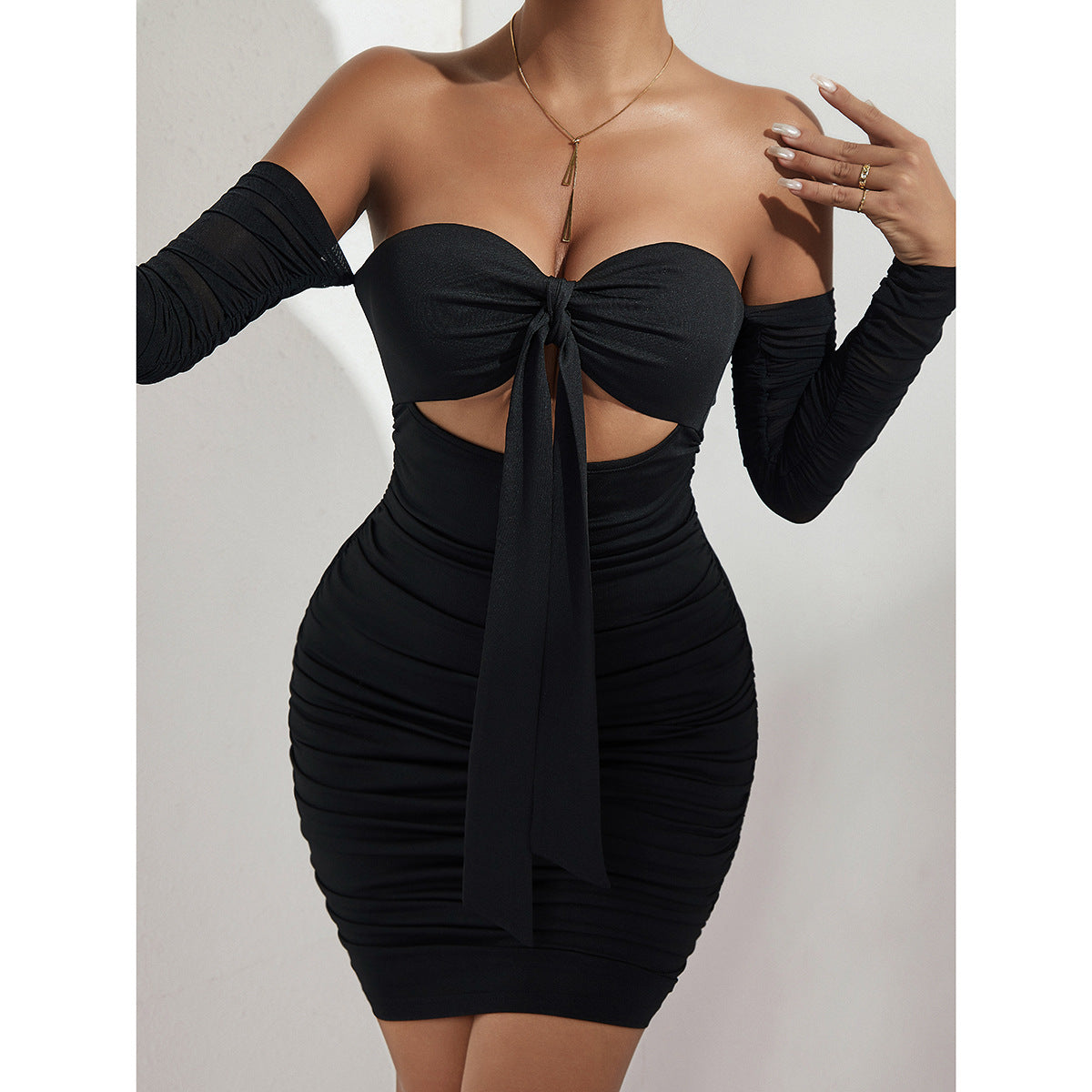 Solid color sexy slim fit one shoulder party long sleeved chest wrapped dress